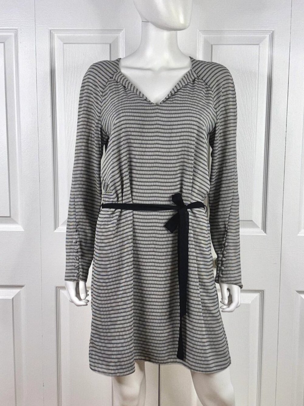 MANGO women's long-sleeved dress size 6